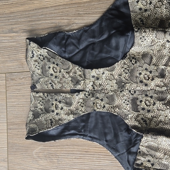 Vintage Y2K Bebe Floral Lace Overlay Sleeveless Top - Picture 2 of 8